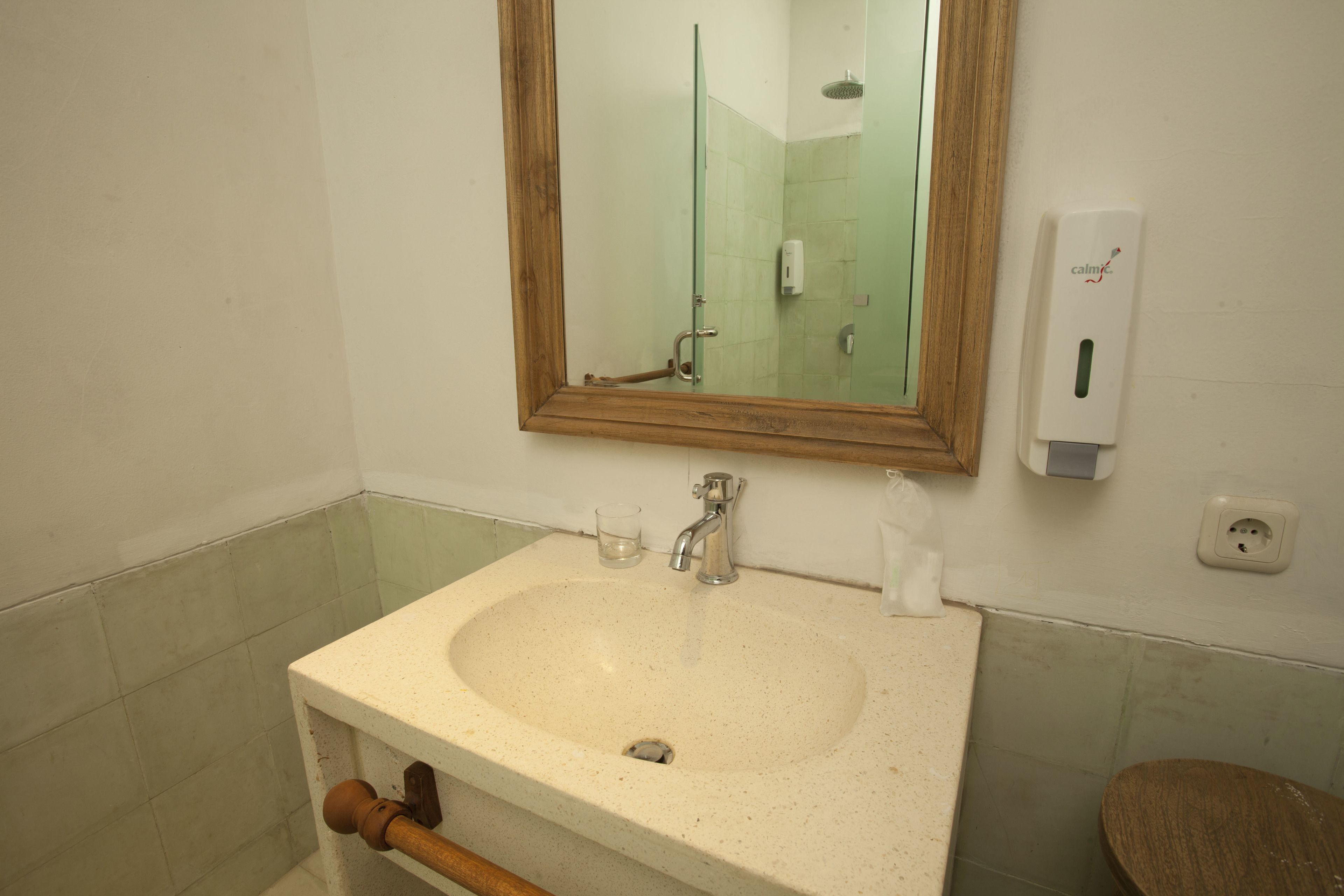 Foto - Adhisthana Hotel