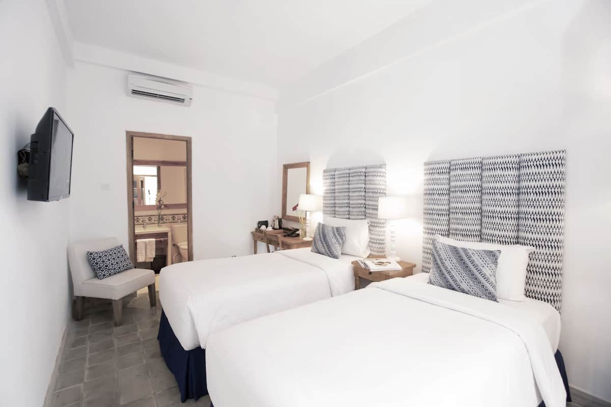 Premium bedding, desk, soundproofing, free WiFi