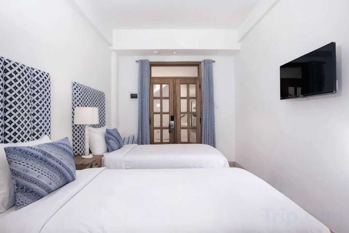 Ropa de cama de alta calidad, escritorio, insonorización y wifi gratis