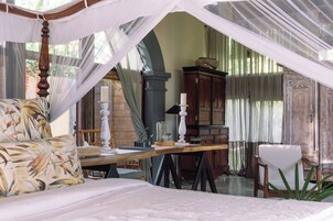 Ambalama Pavilion | Minibar, in-room safe, iron/ironing board, free WiFi