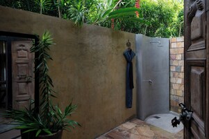 Ambalama Pavilion | Bathroom