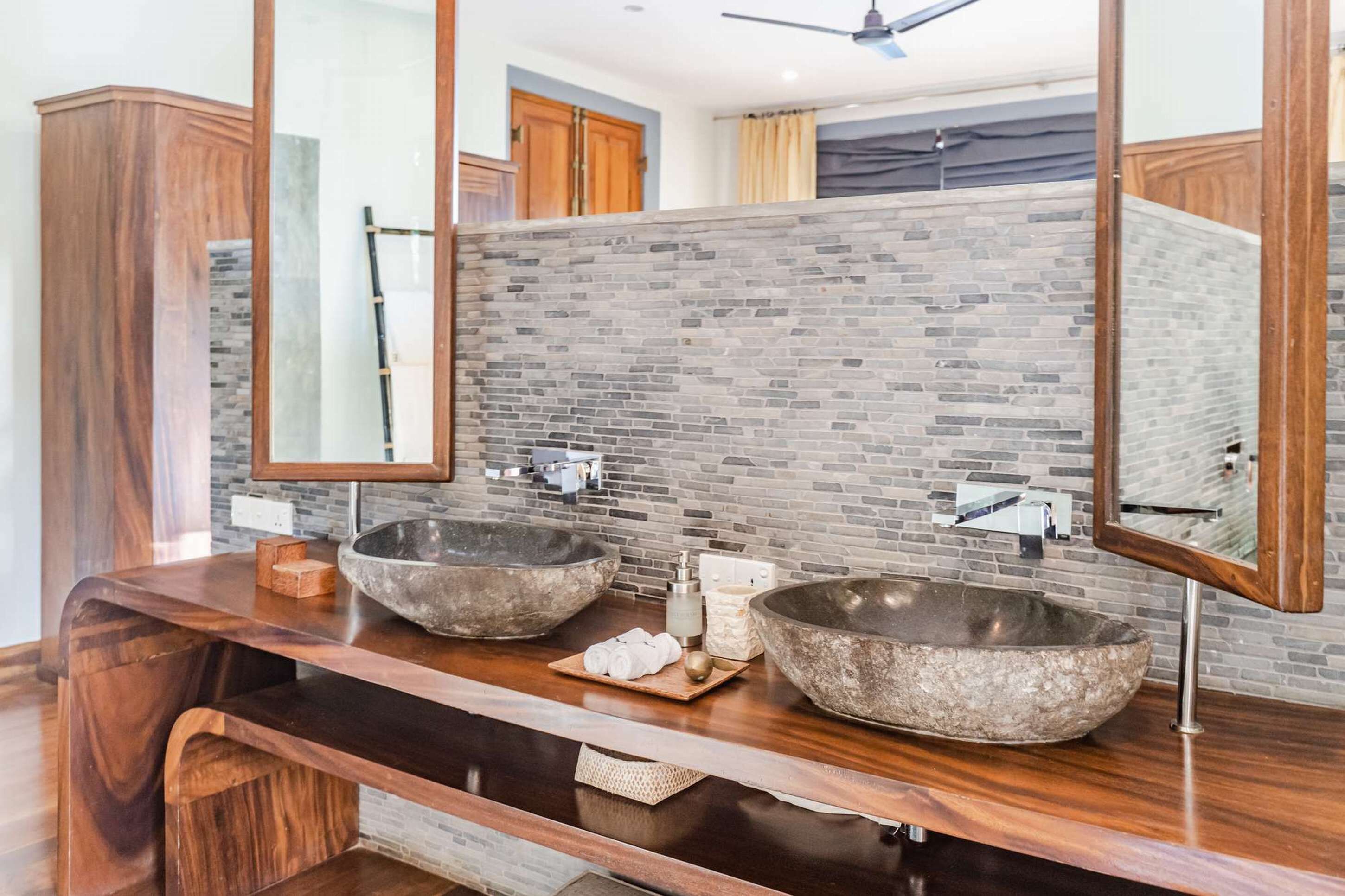 diviya suite | bathroom