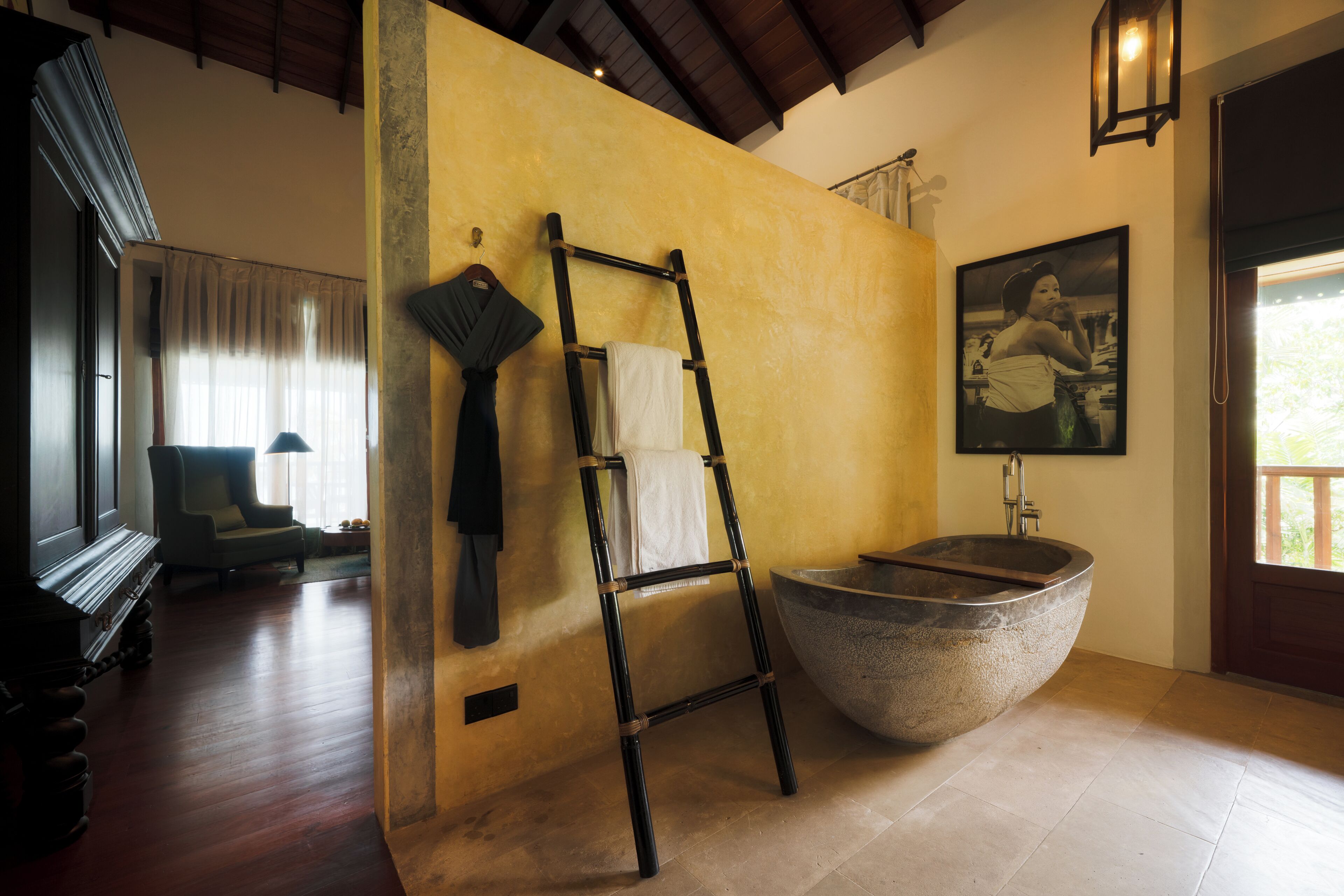 Ramaya Suite | ห้องน้ำ | รองเท้าสวมภายในห้อง
