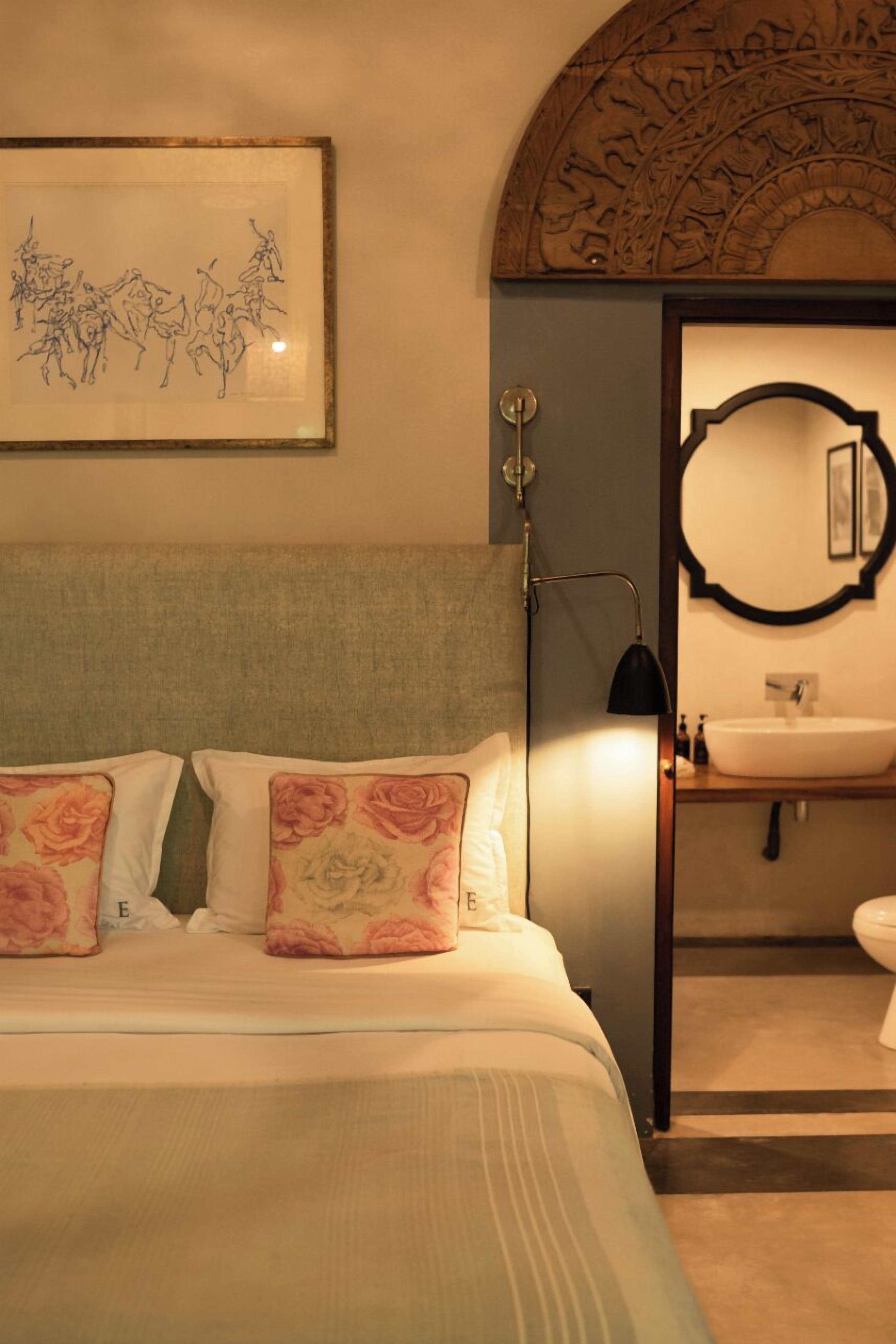 Minibar, in-room safe, iron/ironing board, free WiFi