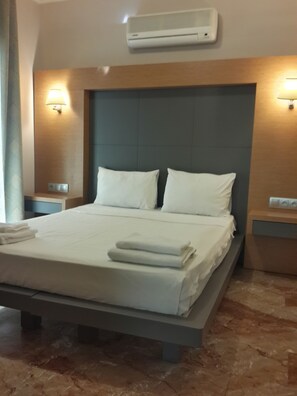 Free cribs/infant beds, bed sheets - La Rosa Hotel (Bodrum)
