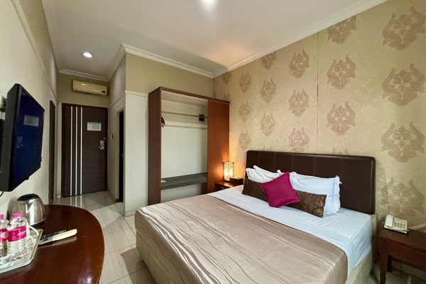 Superior Room | Premium bedding, in-room safe, desk, free WiFi