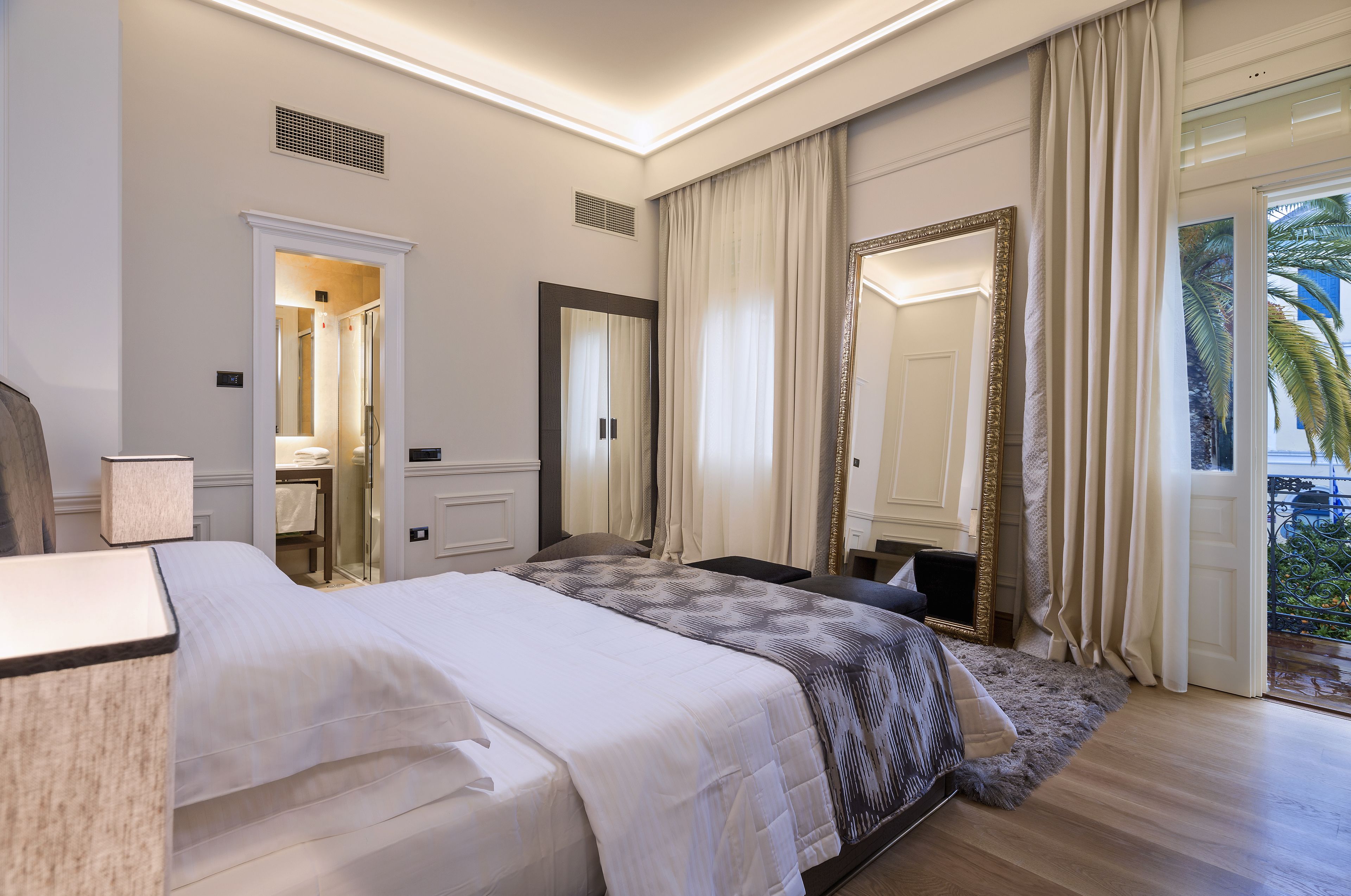 Premium bedding, minibar, in-room safe, desk