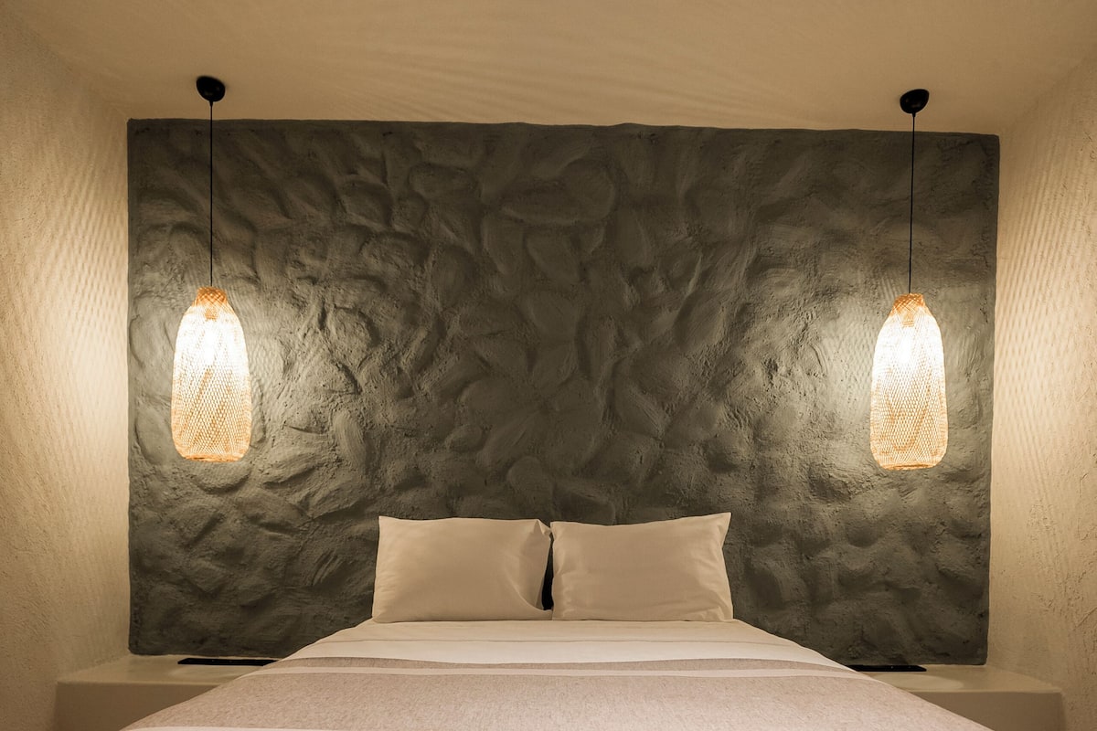 Minibar, in-room safe, desk, free rollaway beds