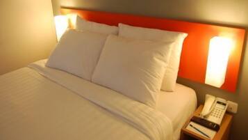 Premium bedding, desk, free WiFi