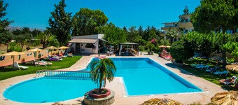 Achousa Hotel