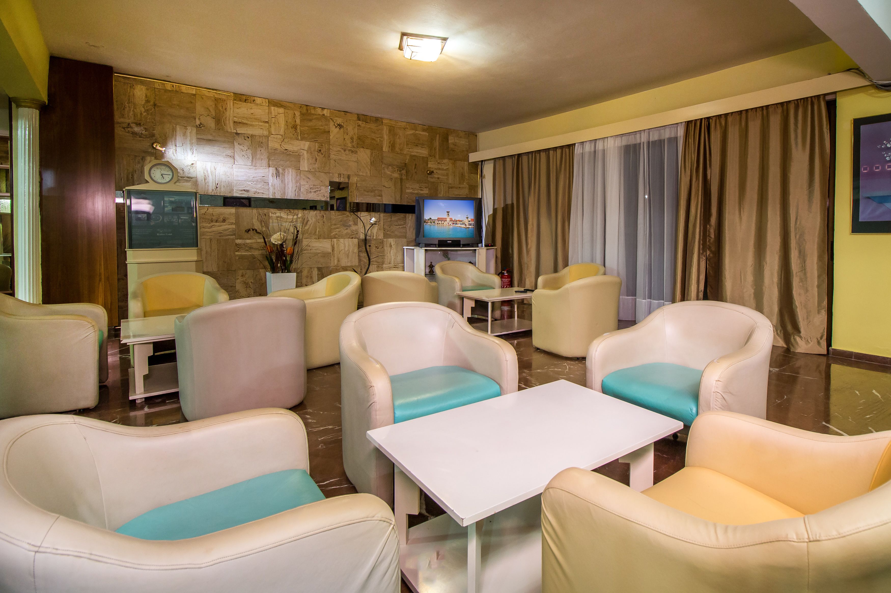 Photo - Achousa Hotel