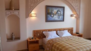 Zimmersafe, Verdunkelungsvorhänge, schallisolierte Zimmer