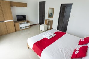 Apartemen, 2 kamar tidur | 2 kamar tidur, meja kerja, tirai kedap cahaya, dan Wi-Fi gratis