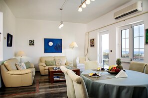 Suite familiale, 2 chambres | Literie de qualité, coffre-fort, fer et planche à repasser