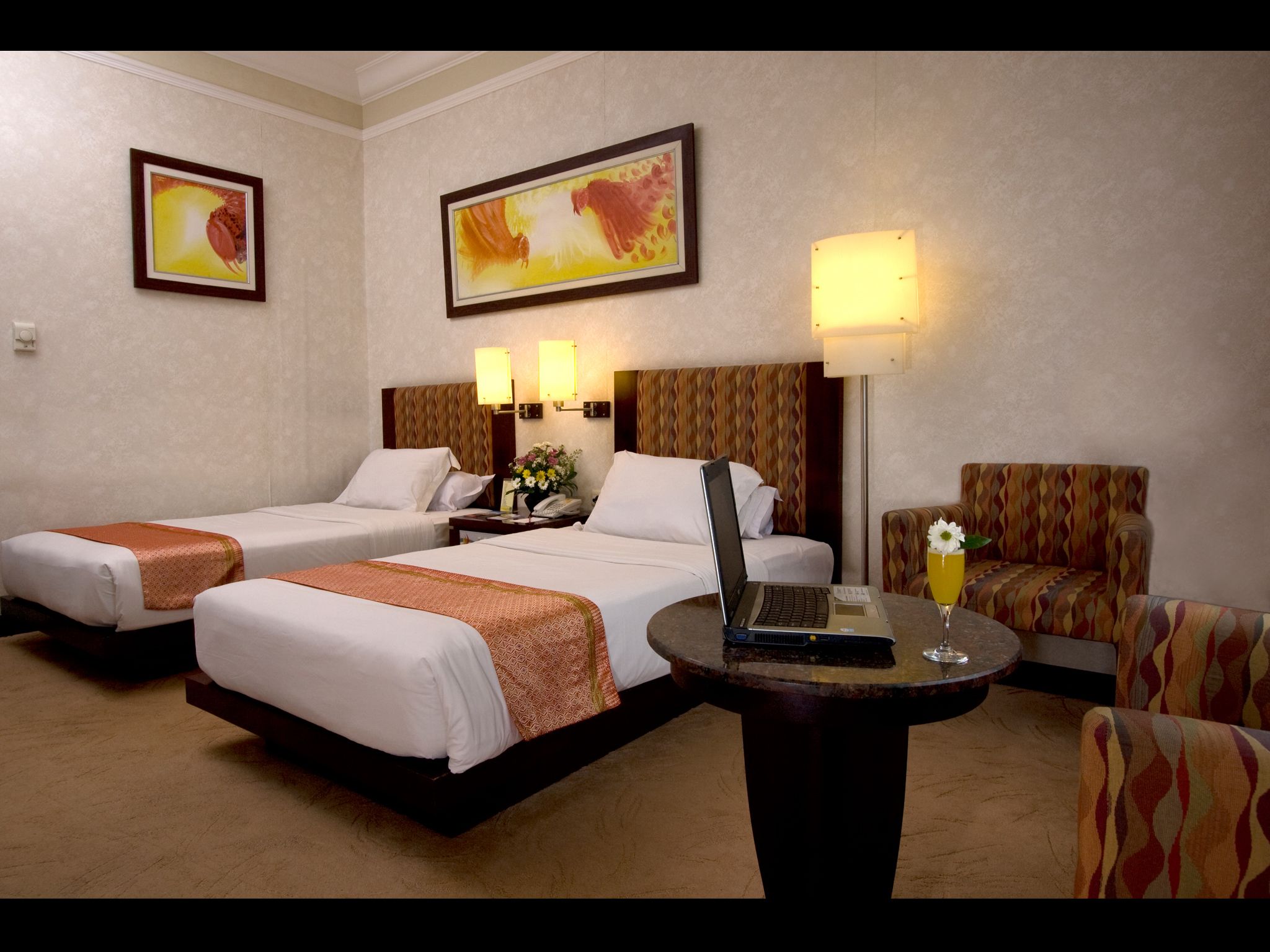 deluxe room | premium bedding, in-room safe, desk, free cots/infant beds