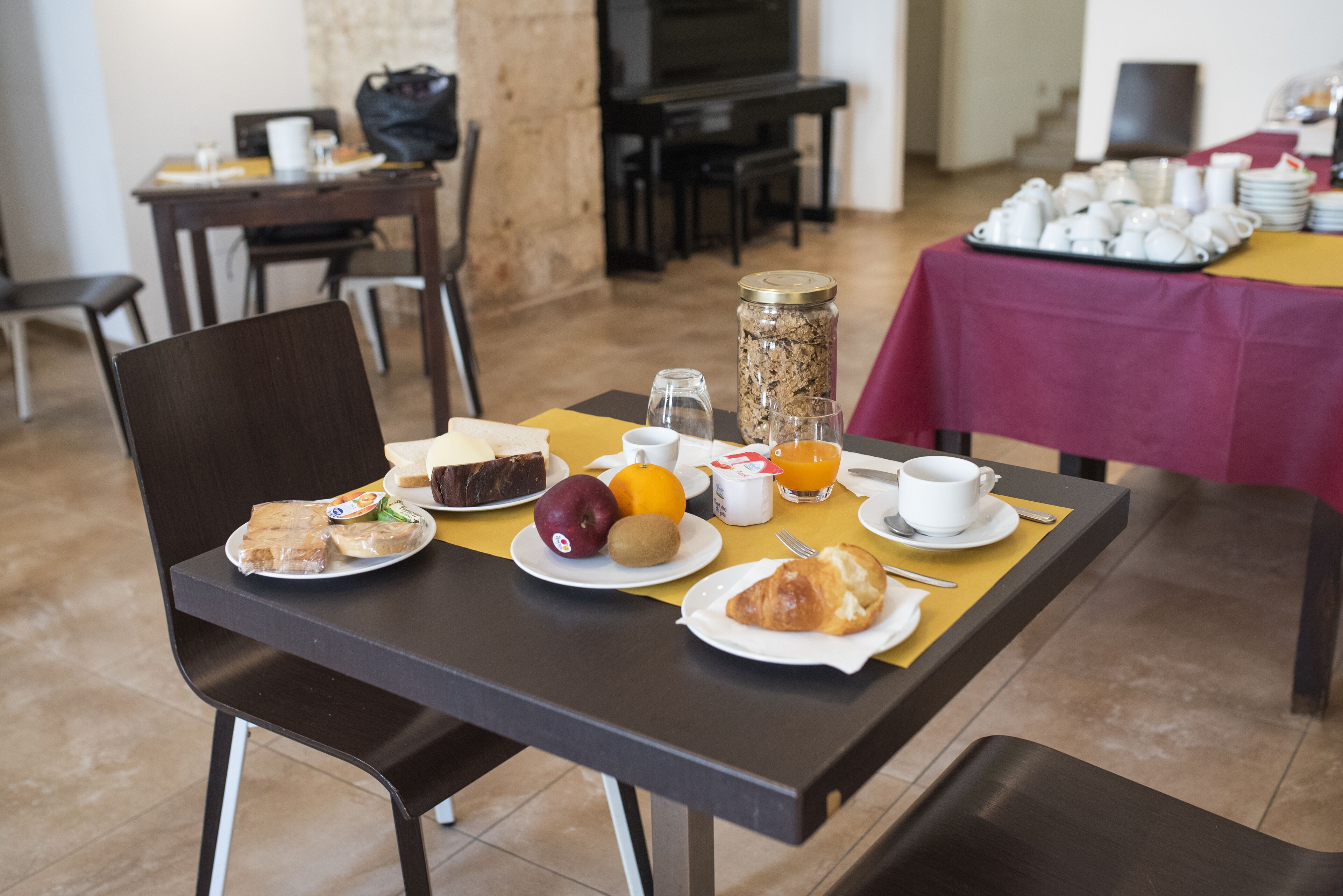 Tägliches inbegriffenes großes Frühstück