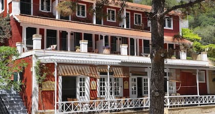 Zefiros Traditional Hotel