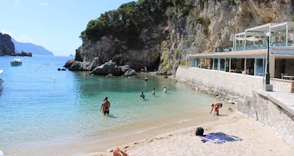 Zefiros Traditional Hotel