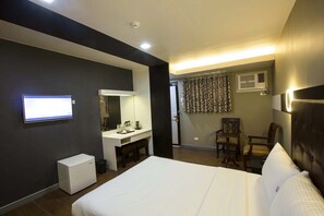 Soundproofing, free WiFi - Lucky 9 Budget Hotel (Tagum)