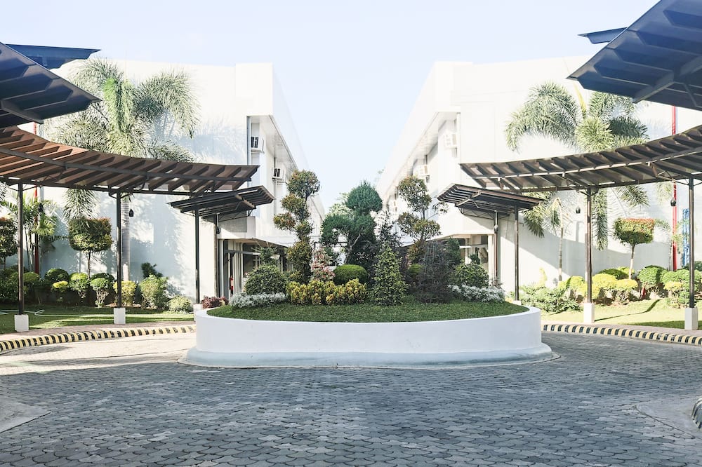 Lucky 9 Budget Hotel