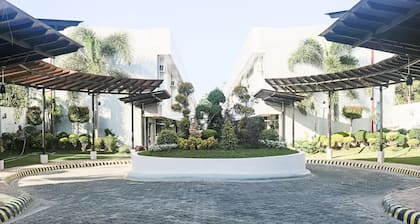 Lucky 9 Budget Hotel