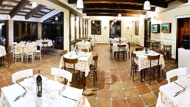 Déjeuner et dîner servis sur place