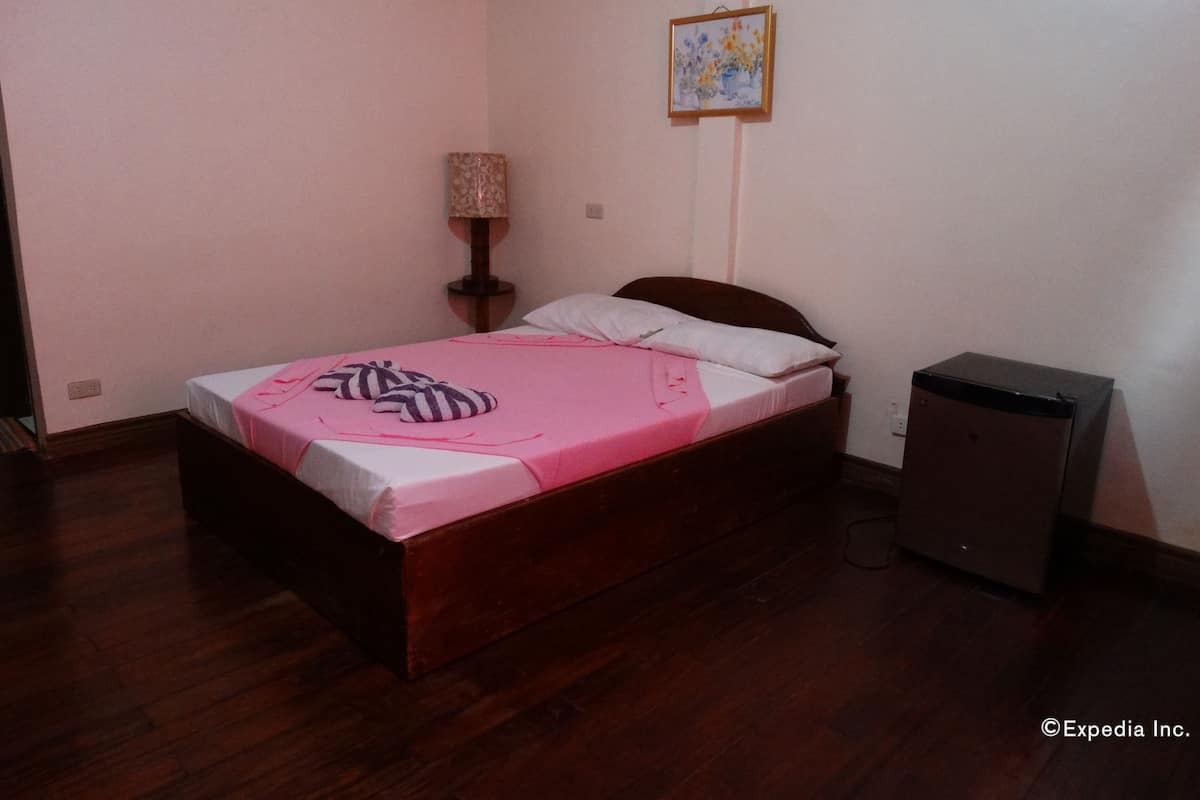 Superior Room | Desk, rollaway beds, free WiFi