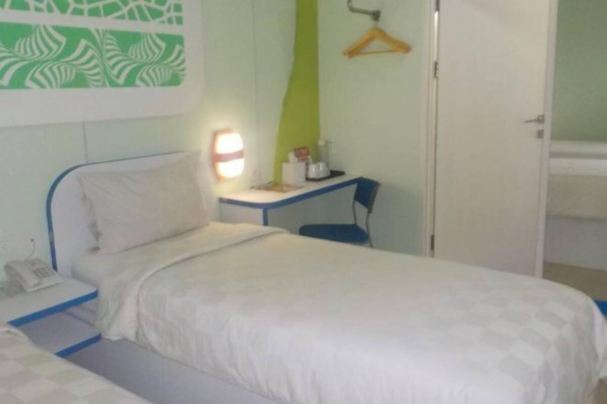 ตู้นิรภัยในห้องพัก, โต๊ะทำงาน, Wi-Fi ฟรี