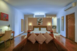 Habitación Deluxe | Minibar, escritorio, insonorización y camas extra 