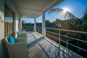 Studio | Balcony view - Ocean View Residence - Hotel Jepara (Jepara)