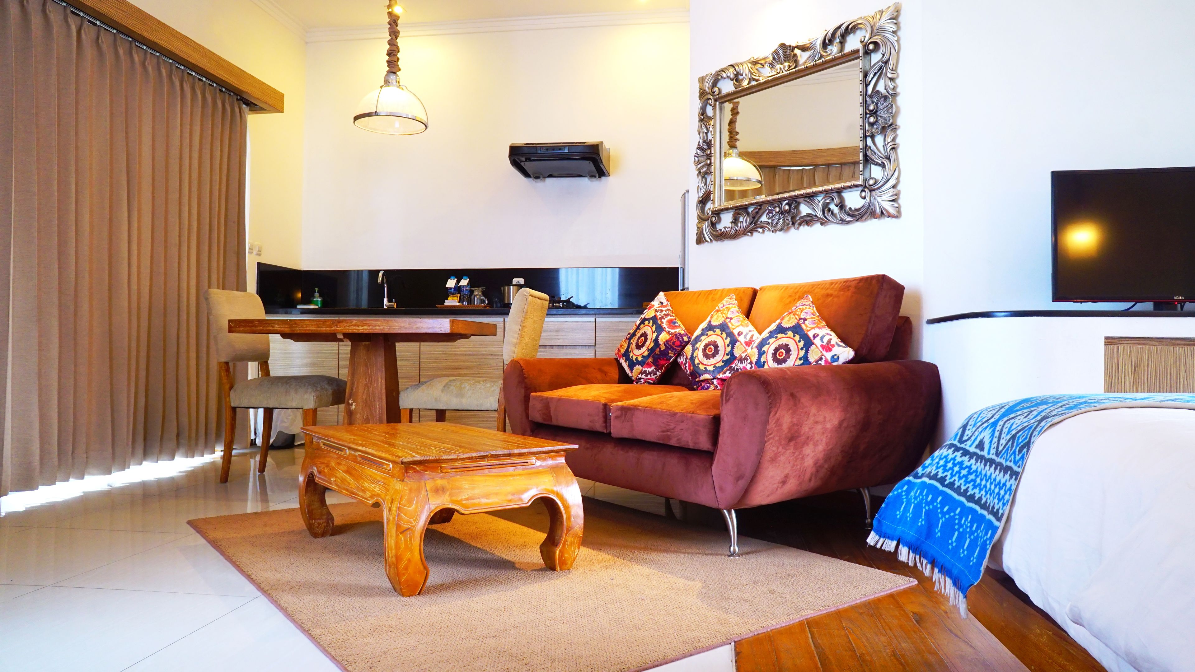 Kamar Deluks | Area keluarga | TV layar datar