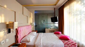 Suite | 1 chambre, minibar, bureau, chambres insonorisées