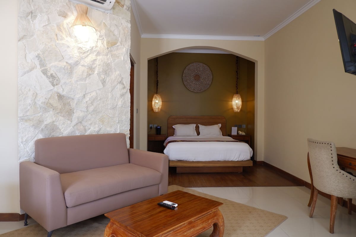 Deluxe Room | Living area