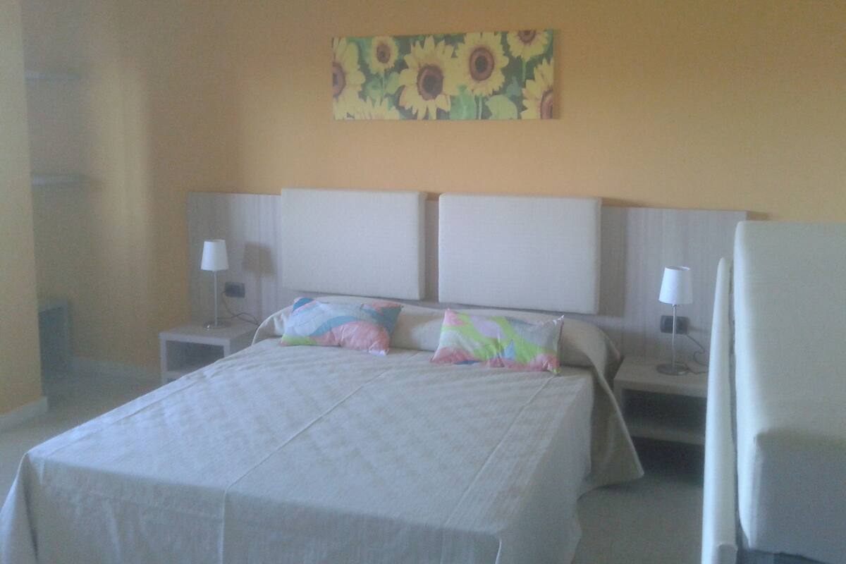 Basic Triple Room, Accessible | Premium bedding, down duvets, pillow-top beds, in-room safe