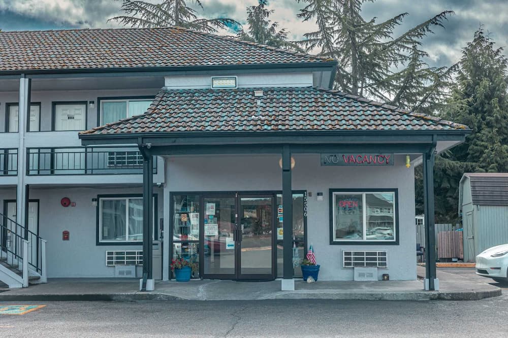 Sumner Motor Inn