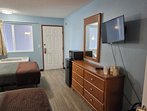 Deluxe Room, 2 Double Beds, Non Smoking, Refrigerator & Microwave | Television - Sumner Motor Inn (Sumner)