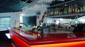Bar (in der Unterkunft)