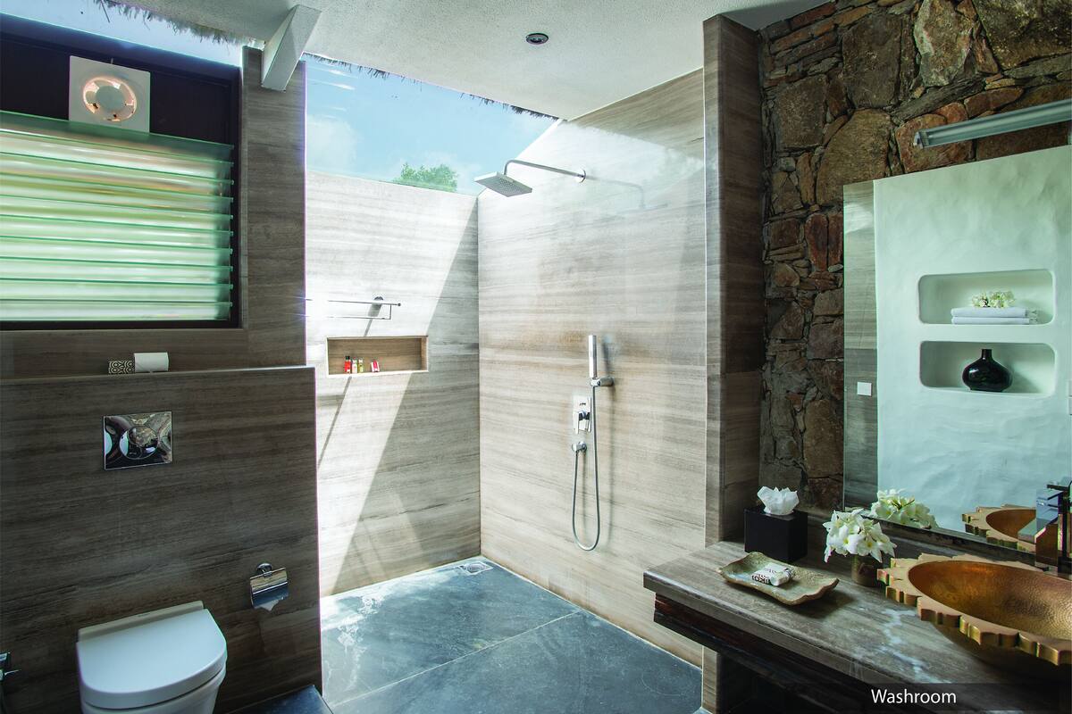 shower, free toiletries, hair dryer, bathrobes