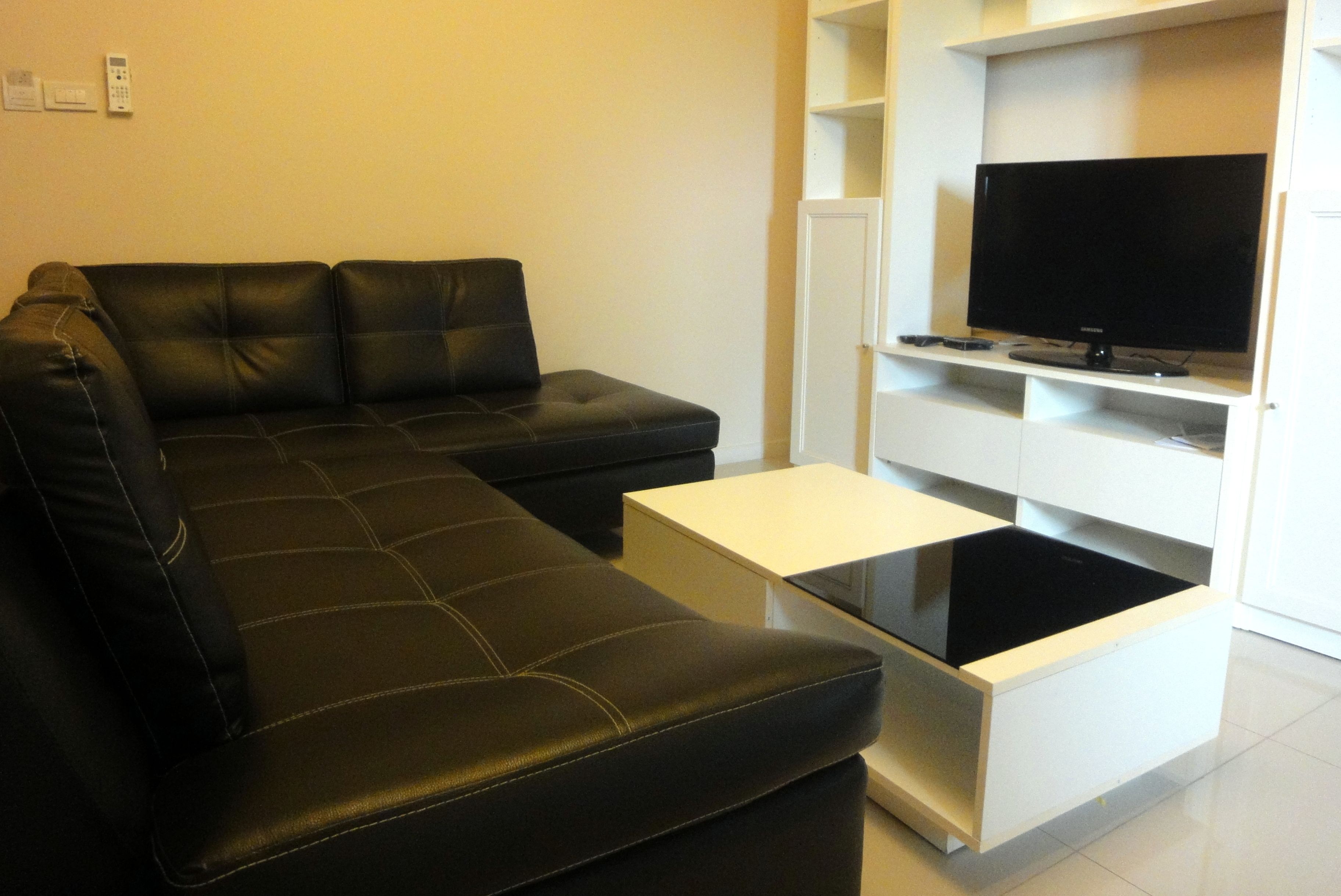 34-inch flat-screen tv with cable channels, tv