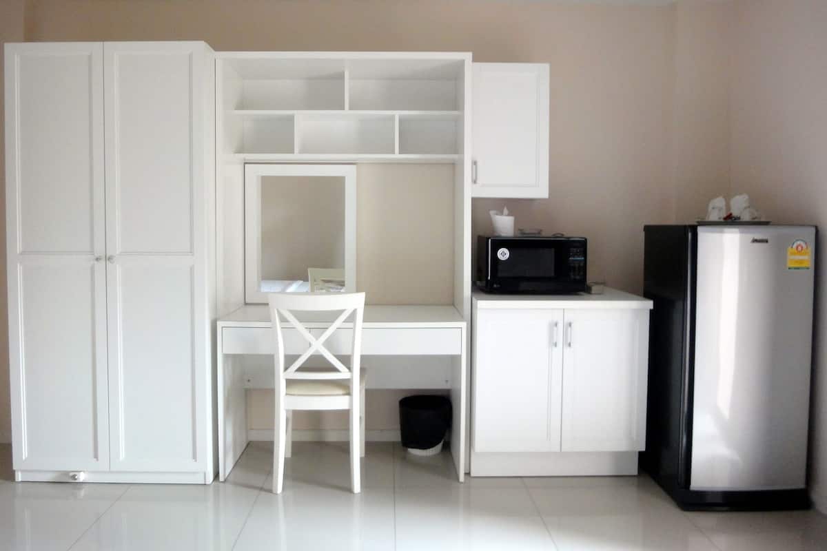 studio type - b | living area | 34-inch flat-screen tv with cable channels, tv