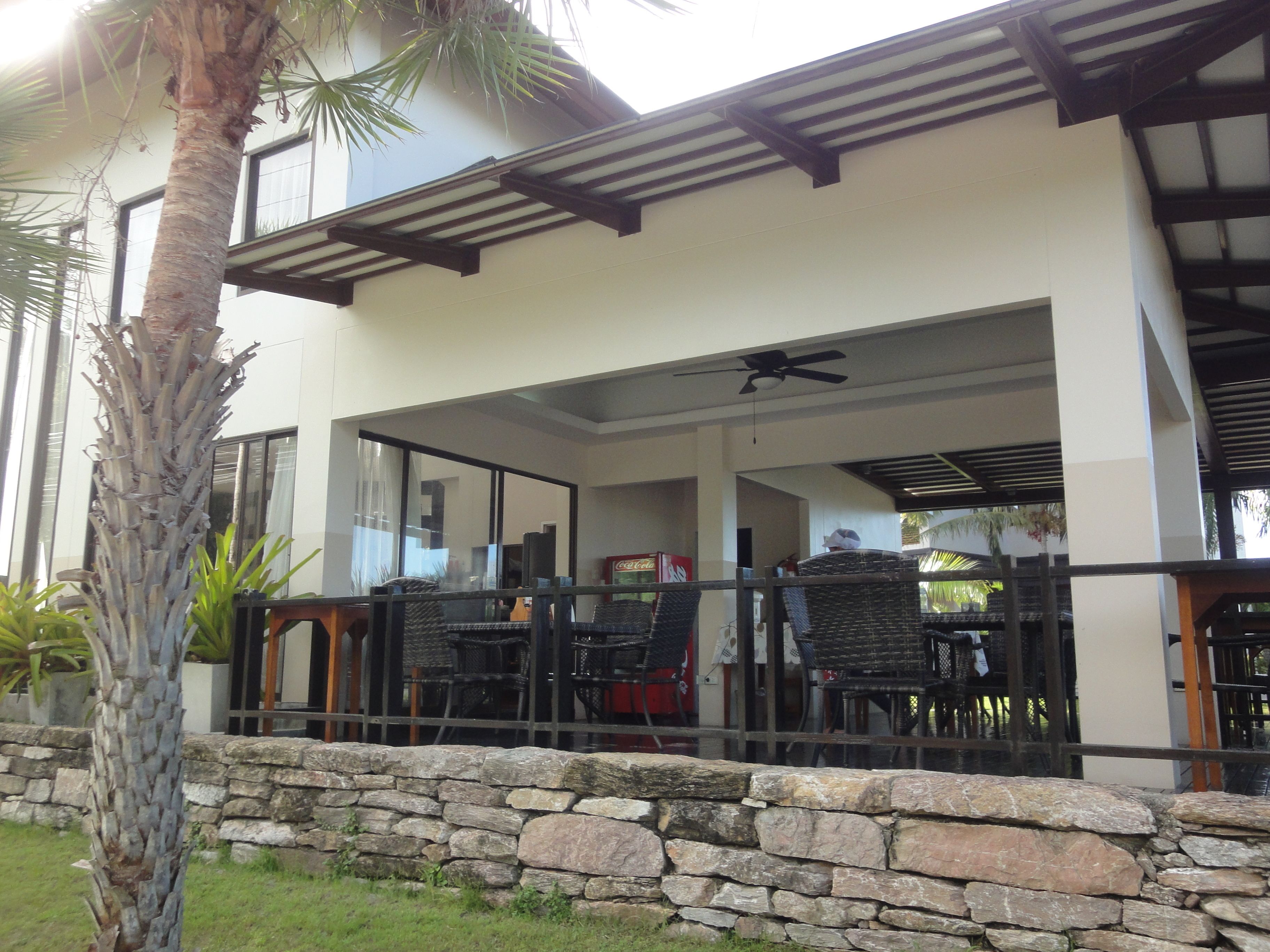 Breakfast, dinner served; local cuisine, garden views 