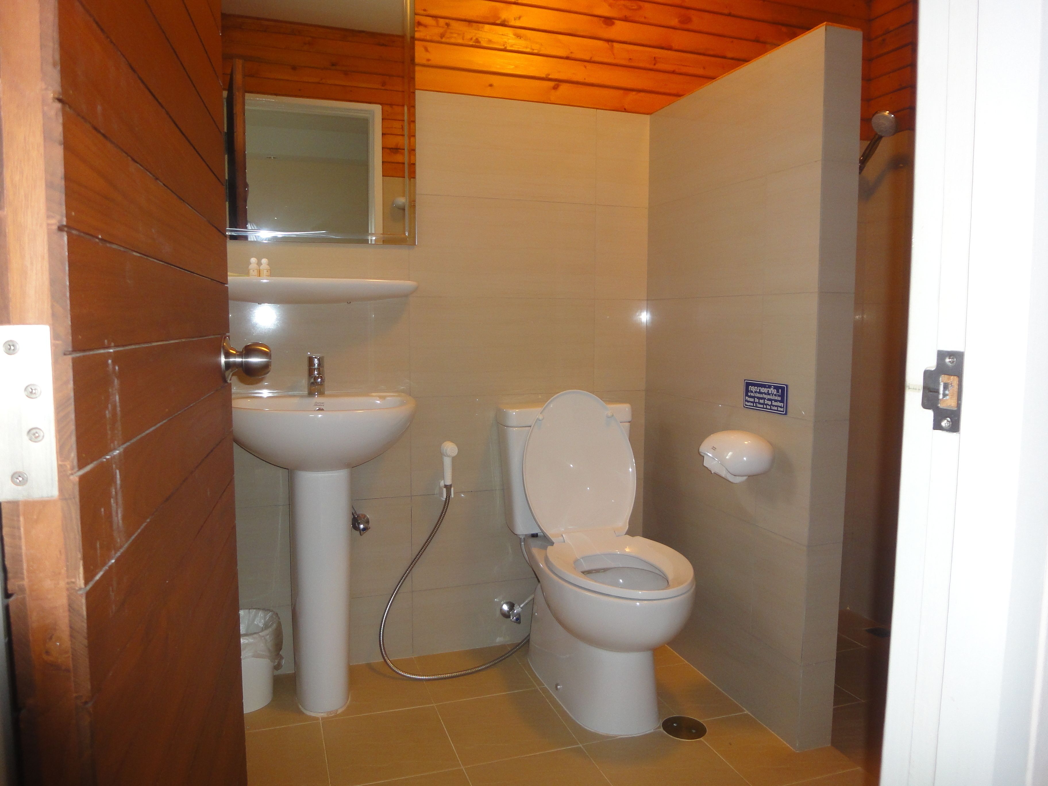 shower, free toiletries, towels