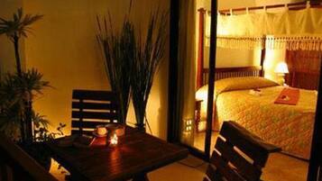 Deluxe-huone | Minibaari, tallelokero huoneessa, ilmaiset vauvansängyt, lisävuoteet