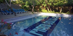 Kolam renang outdoor