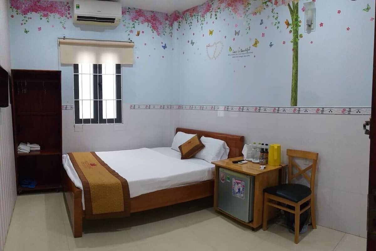 Double Room | Bar mini, peti besi dalam bilik, katil bayi/kot (surcaj) 