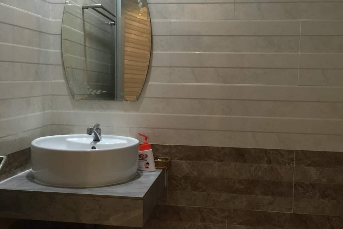 double room | minibar, in-room safe, cots/infant beds, rollaway beds