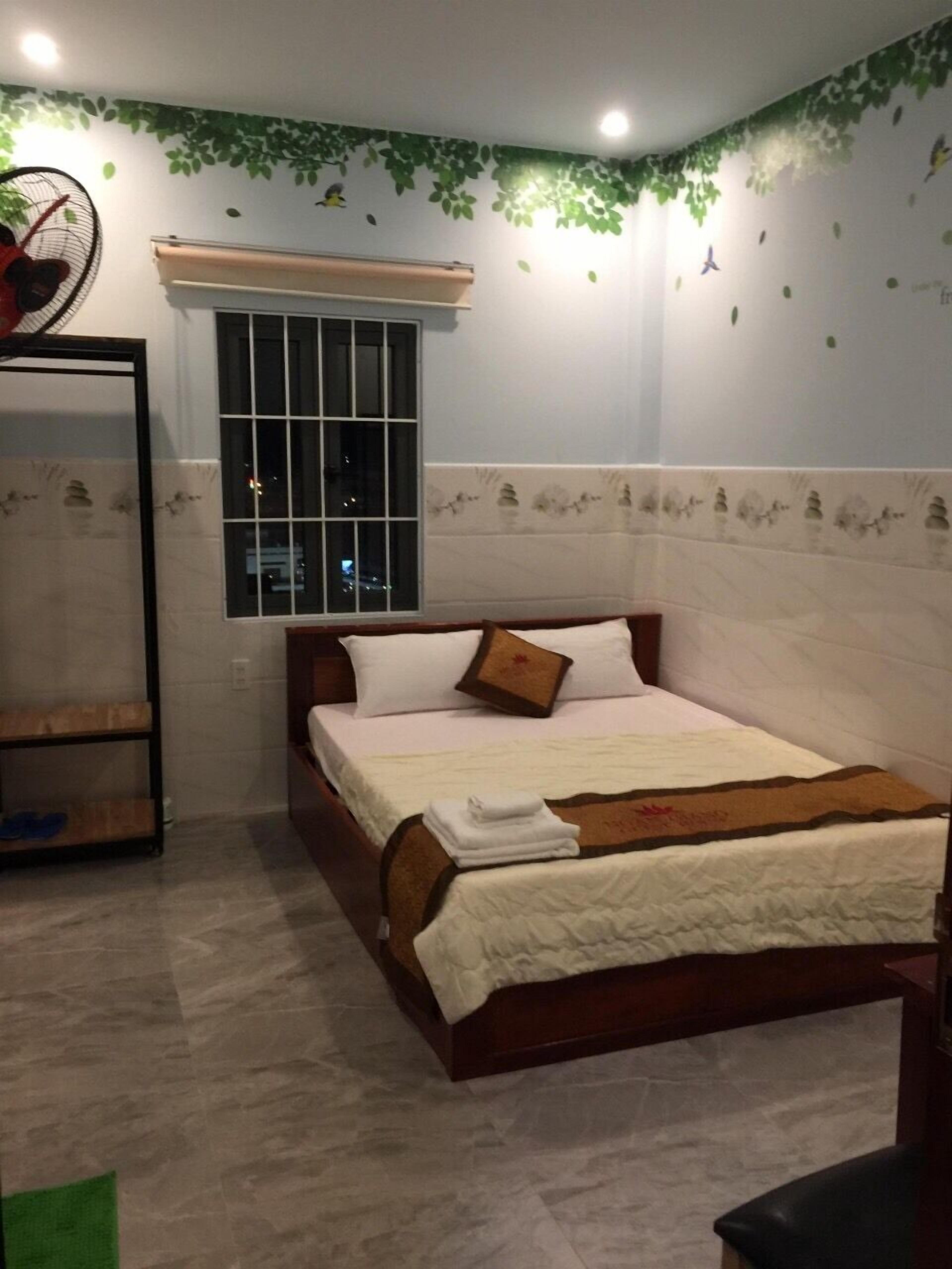 double room | minibar, in-room safe, cots/infant beds, rollaway beds