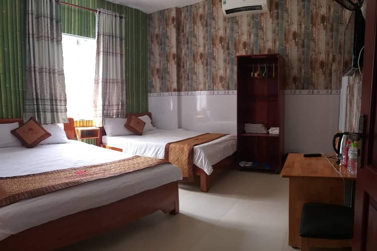 Family Room | Bar mini, peti besi dalam bilik, katil bayi/kot (surcaj) 