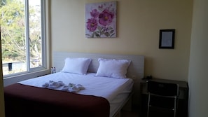 Superior Room | Desk, free cribs/infant beds, free WiFi