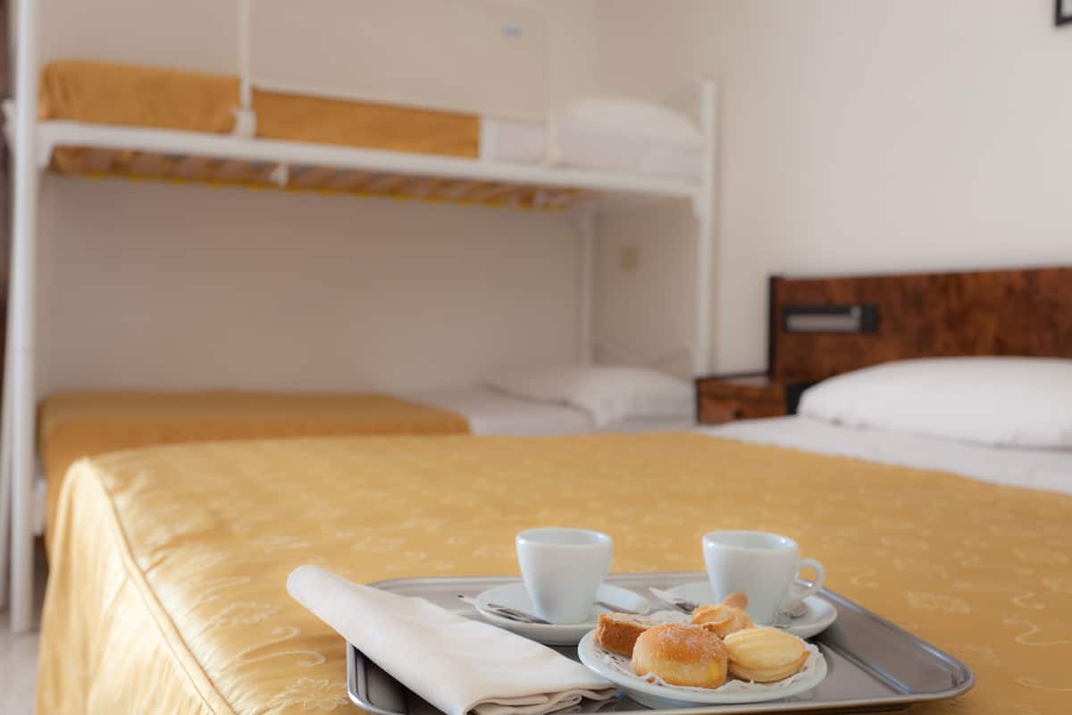 family room | in-room safe, desk, cots/infant beds, free wifi